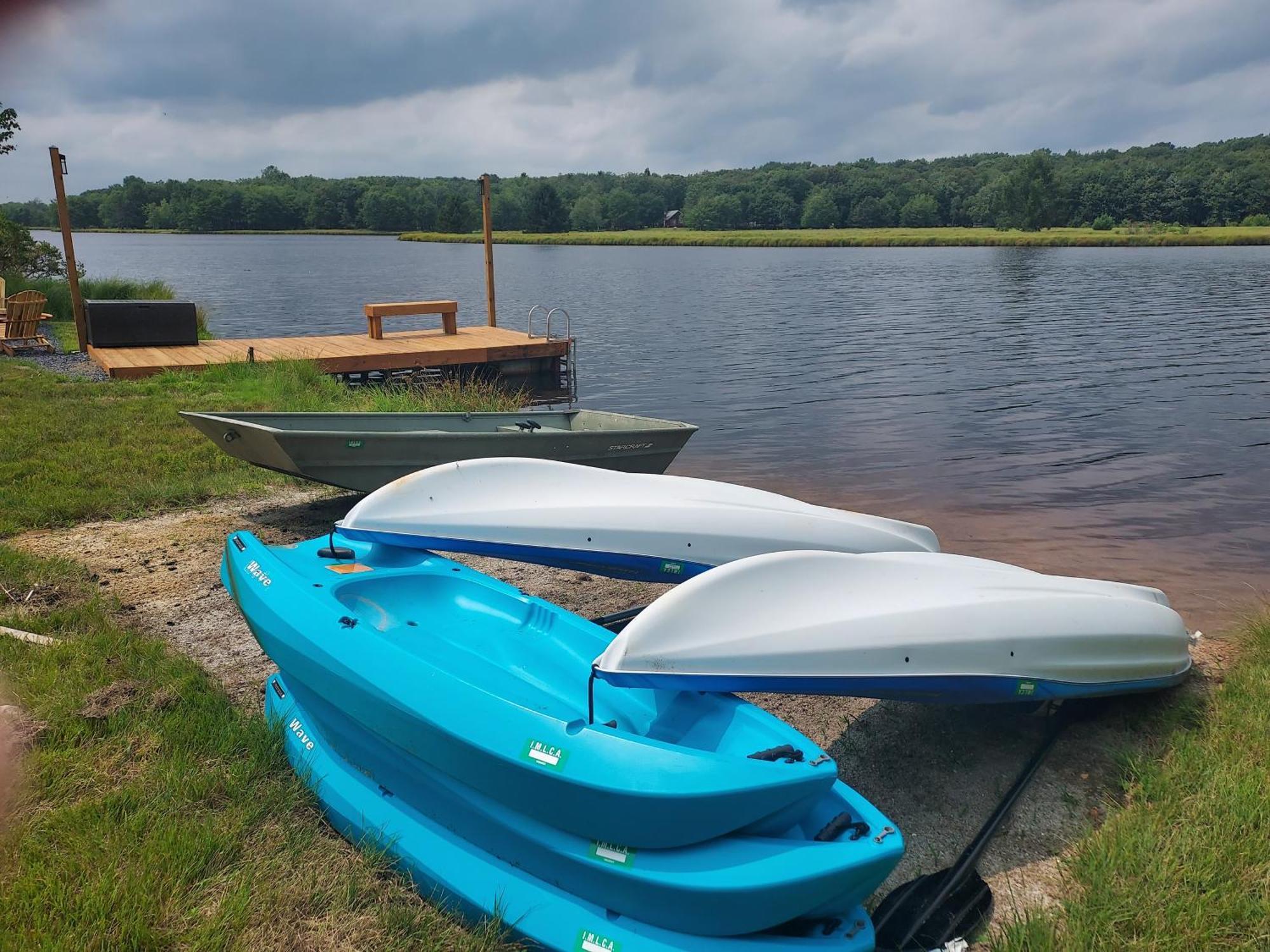Poconos Brand New Lakefront Oasis 1 Acre, Hottub Gameroom Firepits Talk About Privacy Albrightsville Ngoại thất bức ảnh