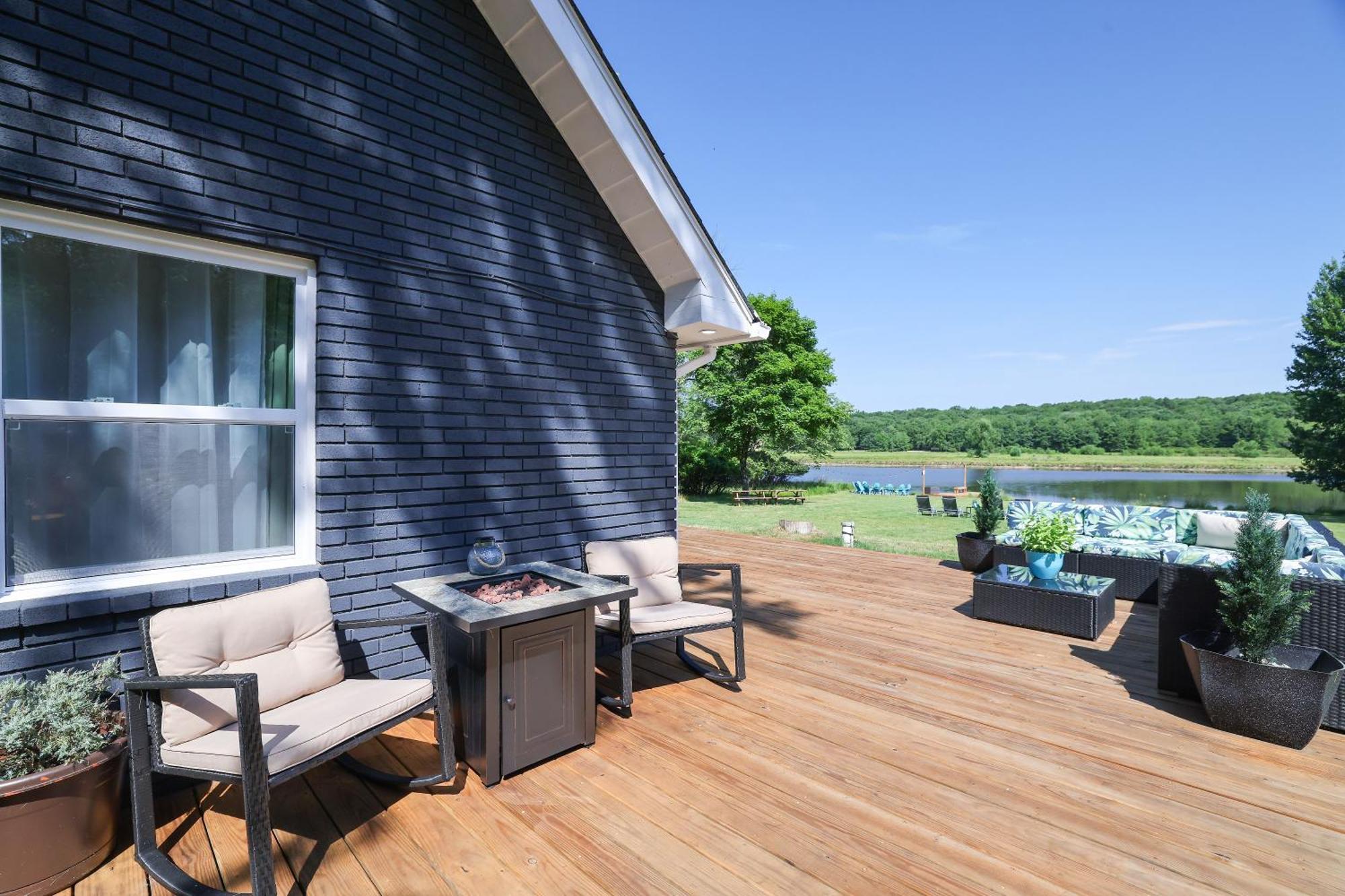 Poconos Brand New Lakefront Oasis 1 Acre, Hottub Gameroom Firepits Talk About Privacy Albrightsville Ngoại thất bức ảnh